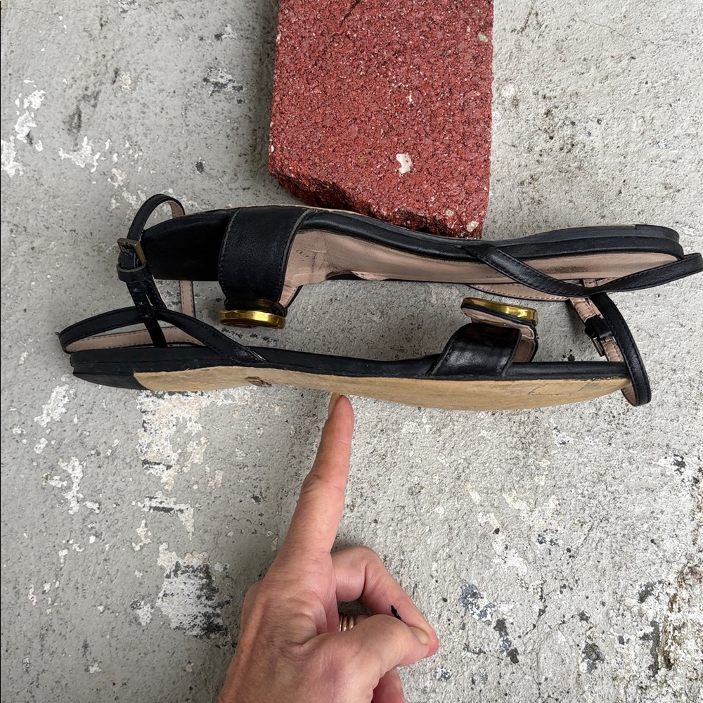 Gucci double G flat leather sandals - Picture 2 of 9